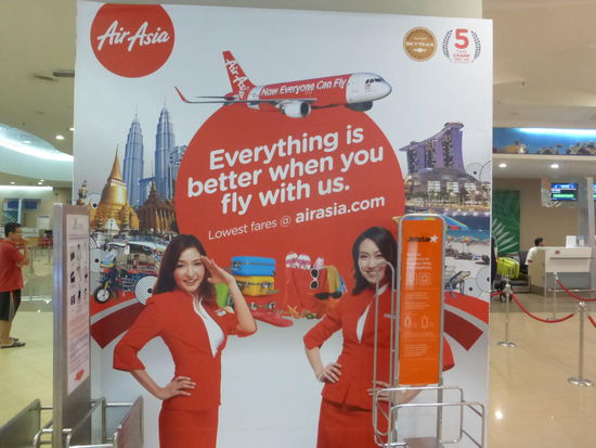 Auf geht's zu den Schaltern von Air Asia