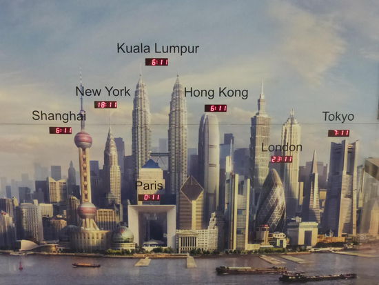 Einige der höchsten Bauwerke der Welt auf einen Tafel im Airport Kuala Lumpur