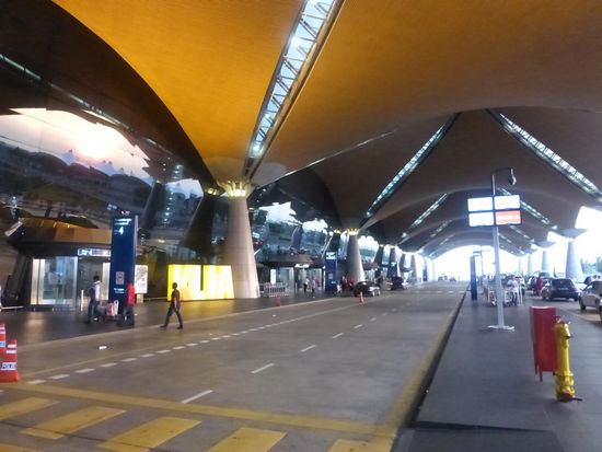 Taxivorfahrt am Airport Kuala Lumpur