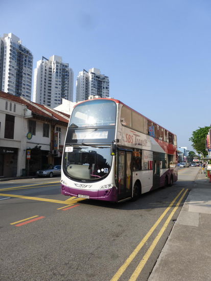Doppeldeckerbus wie überall in Singapure auch hier in Little India unterwegs