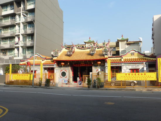 Ein weiterer kleiner chinesischer Tempel aber diesmal nicht in Chinatown sondern in Little India