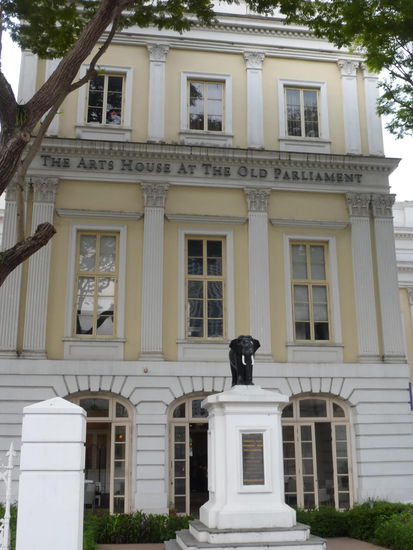 Weiter geht es durch das Stadtzentrum von Singapure