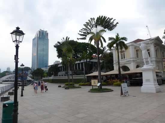 Weiter geht es durch das Stadtzentrum von Singapure