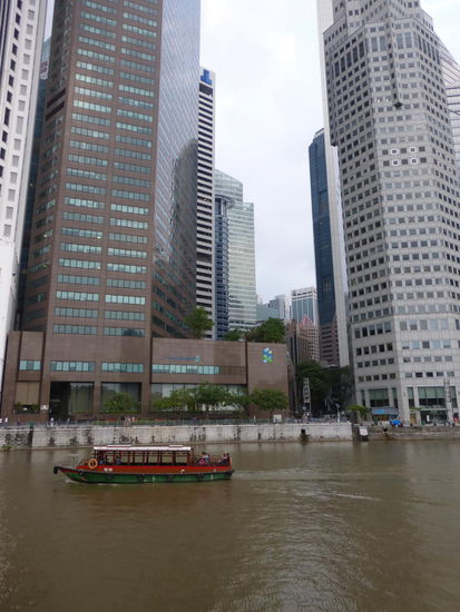 Weiter geht es durch das Stadtzentrum von Singapure