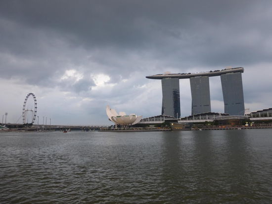 Noch ein Blick auf das Marina Bay Sands Hotel