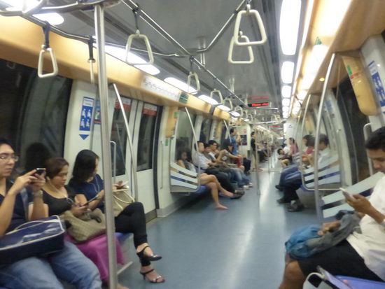 In der U Bahn von Singapure