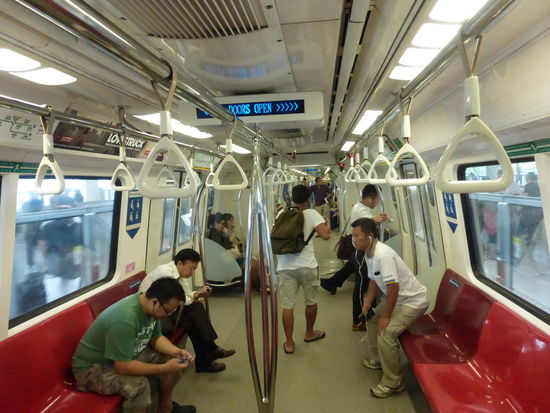 In der U Bahn von Singapure