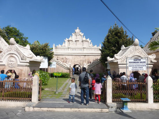 Eingang Taman Sari / Wasserschloß