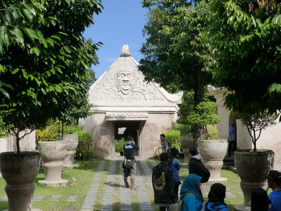 Eingangstor Taman Sari / Wasserschloß