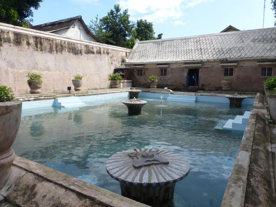 Badebereich Taman Sari / Wasserschloß  &amp;  Unesco  Weltkulturerbe