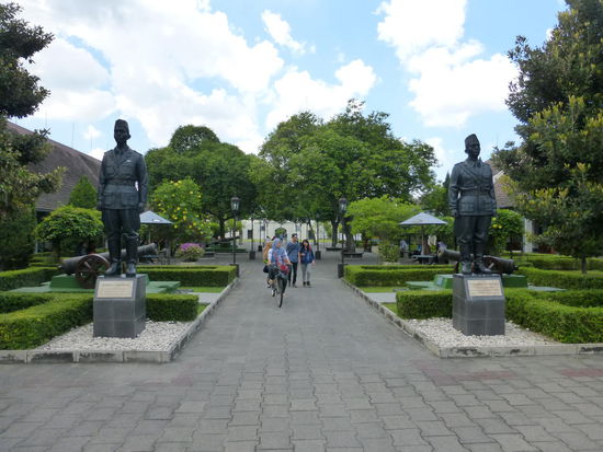 Unterwegs im alten holländischen Fort Rustenburg heute Vredeburg