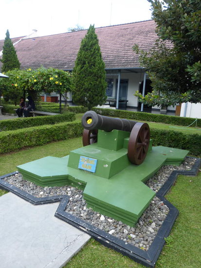 Alte Kanonen in der Festung Vredeburg