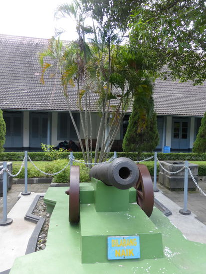 Alte Kanonen in der Festung Vredeburg