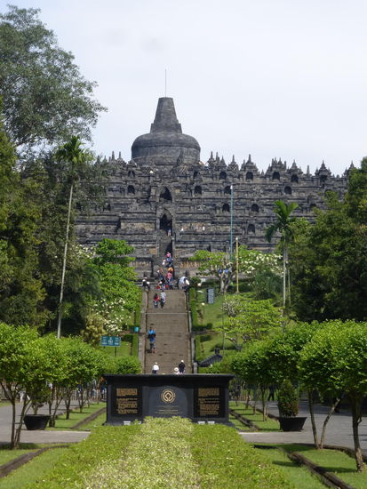 Erster Blick auf den Borobodur