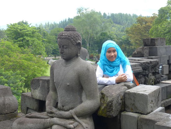 Einmal die Dame bitte lächeln und ...