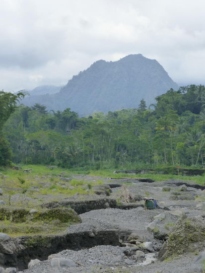 Die Umgebung unweit vom Borobodur Tempel