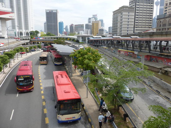 ÖPNV am alten Hauptbahnhof von Kuala Lumpur