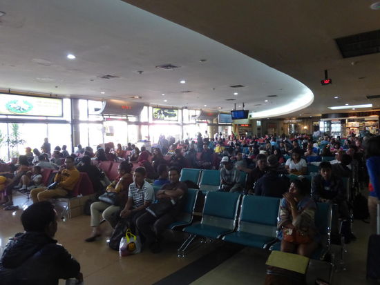 Wartebereich im Flughafen von Yogyakarta