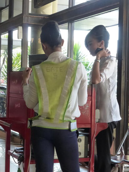 Das nette Flughafenpersonal von Yogyakarta ... 