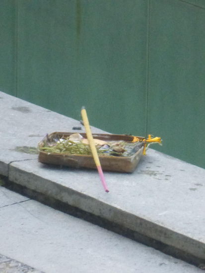 Auch hier in der Hotelanlage wie auch sonst überall auf Bali wurde jeden Tag den Göttern gedacht