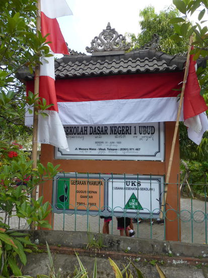 Eine typisch indonesische Schule in Ubud
