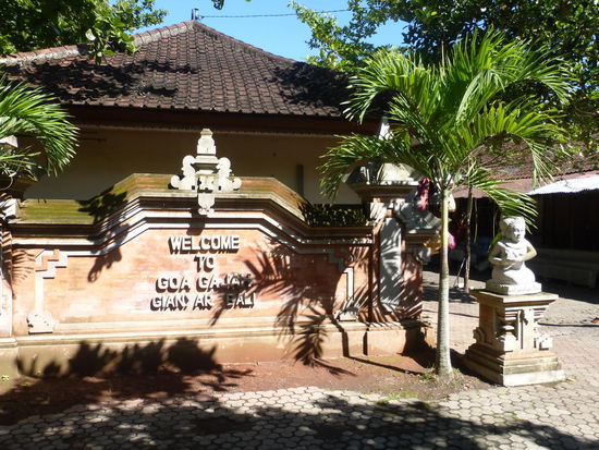 Eingang zum Goa Gajah  Tempel / Elefantenhöhle der im 9. Jh. erbaut wurde und bis heute ein Heiligtum auf Bali ist.