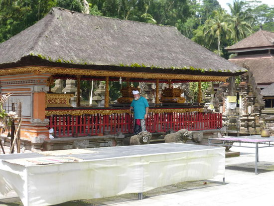 Tirta Empul Tempel Bali