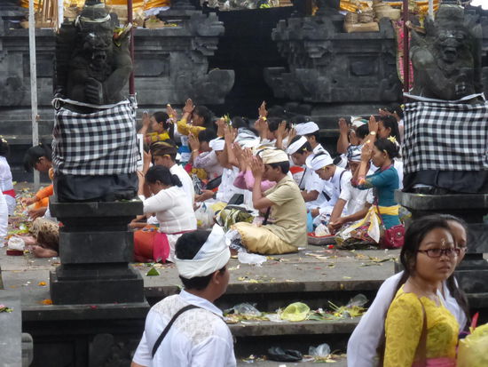 Gläubige beim Gebet