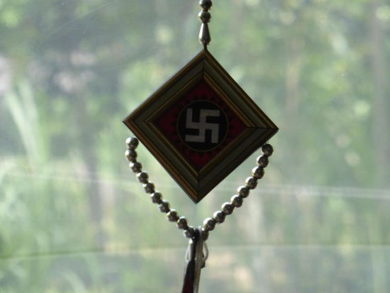 Dieses Glückssymbol der Hindus auf Bali kennen wir ja auch schon aus Indien