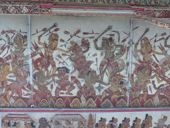 Gerichtshalle " Kertha Gosa " in Klungkung mit seinen Motiven von Kämpfen und Gerichtsurteilen
