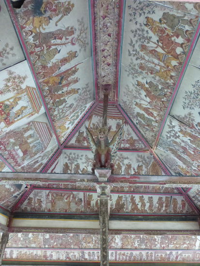 Gerichtshalle " Kertha Gosa " in Klungkung mit seinen Motiven von Kämpfen und Gerichtsurteilen