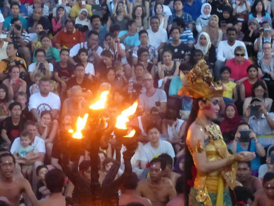 Kecak &amp; Fire Dance am Uluwatu Tempel auf Bali