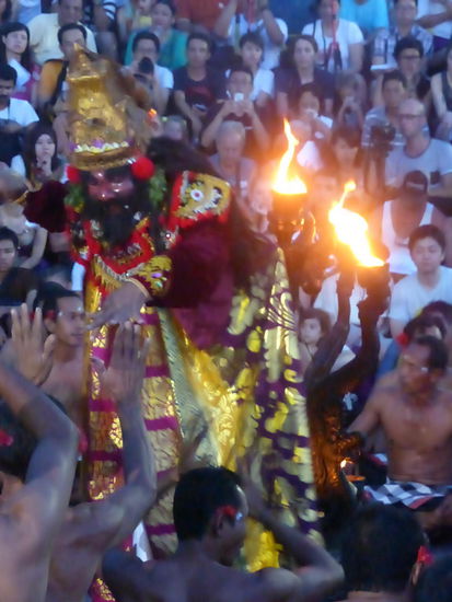 Kecak &amp; Fire Dance am Uluwatu Tempel auf Bali