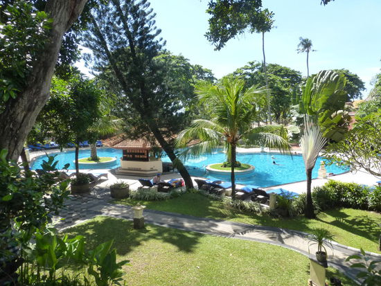 Erster Blick auf die Poolanlage