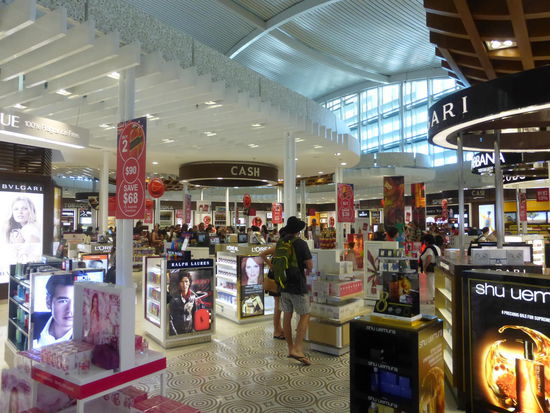 Duty Free Bereich im Airport Bali