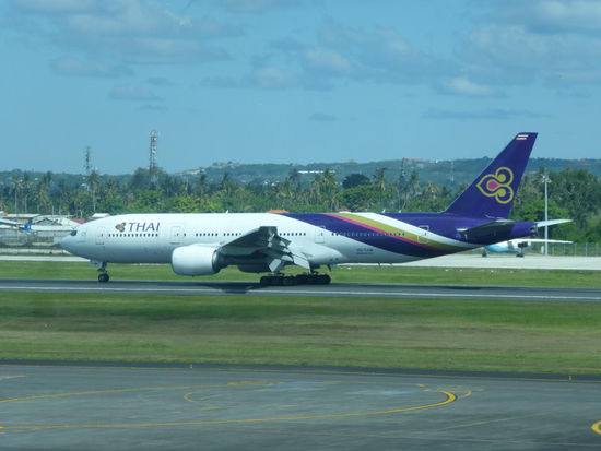 Thai Airways ist gerade aus Bangkok gelandet