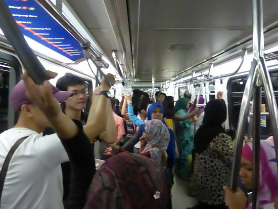In der LRT / Metro von Kuala Lumpur