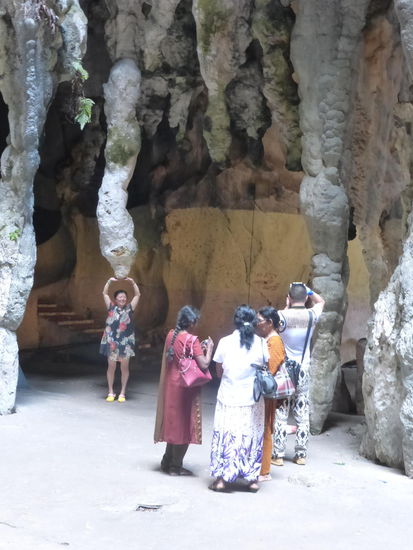 Ganz schön stark die Dame im Hintergrund  