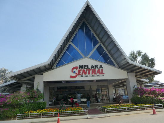 Ankunft am Busbahnhof in Malakka