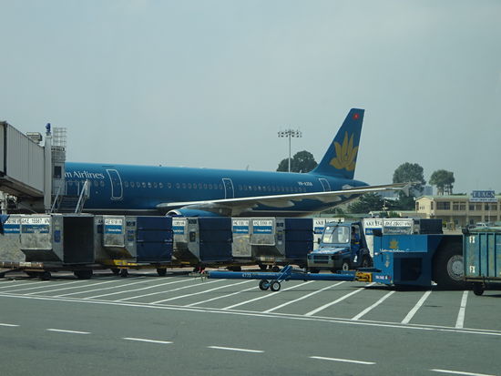 Vietnam Airlines am Airport in Saigon