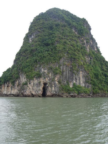 Fahrt durch die Halong Bucht in Vietnam