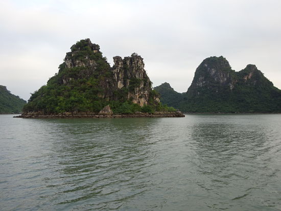 Fahrt durch die Halong Bucht in Vietnam