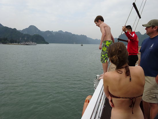 Mann konne sich aber auch Kopfüber ins warme Nass stürzen