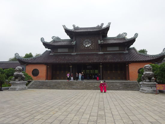 Eingang zum Tempelkomplex  Chua Bai Dinh in Trang An