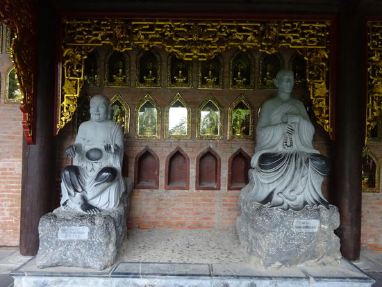 Tempelkomplex  Chua Bai Dinh in Trang An