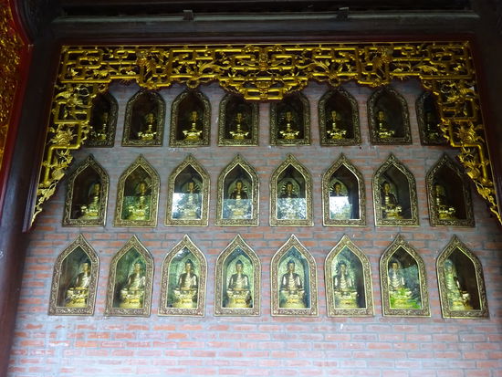 Tempelkomplex  Chua Bai Dinh in Trang An