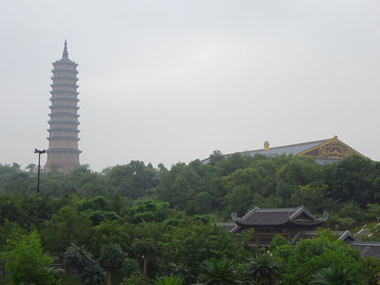 Tempelkomplex  Chua Bai Dinh in Trang An mit seiner Pagode