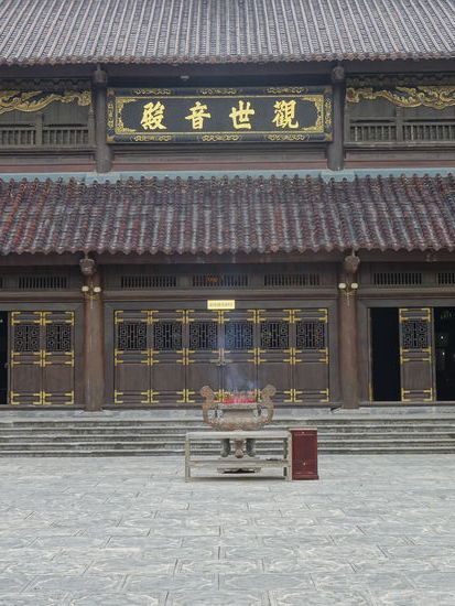 Tempelkomplex  Chua Bai Dinh in Trang An