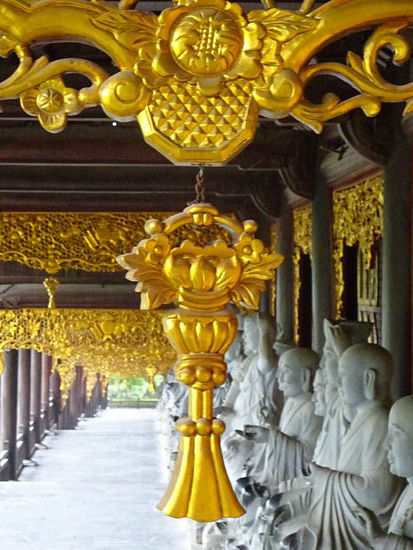 Tempelkomplex  Chua Bai Dinh in Trang An