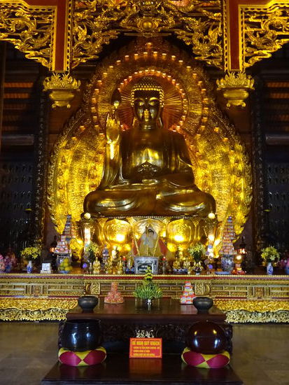 Tempelkomplex  Chua Bai Dinh in Trang An